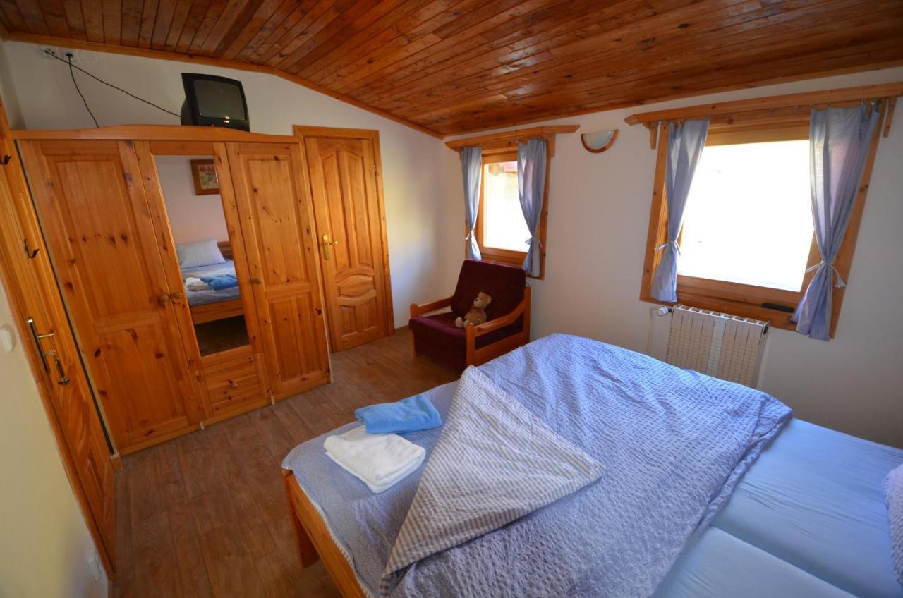 Penzion Lion Pec pod Sněžkou Exterior foto