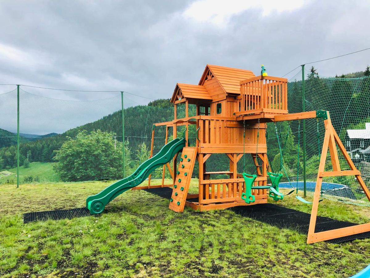 Penzion Lion Pec pod Sněžkou Exterior foto