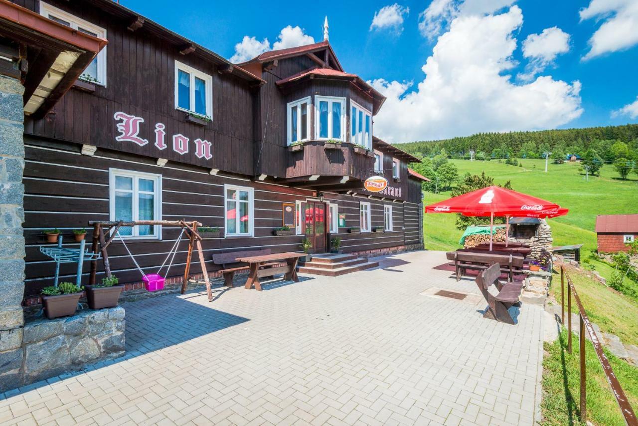 Penzion Lion Pec pod Sněžkou Exterior foto
